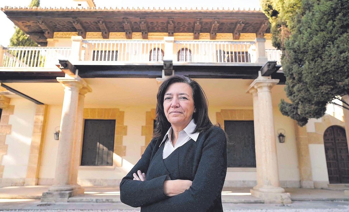 Susana Gómez, en los jardines del Colegio de Arquitectos de Málaga.