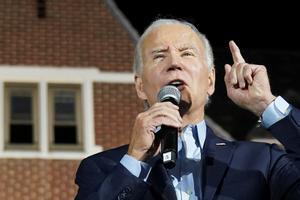 Biden recalca en un acte de campanya que «la democràcia està en perill»