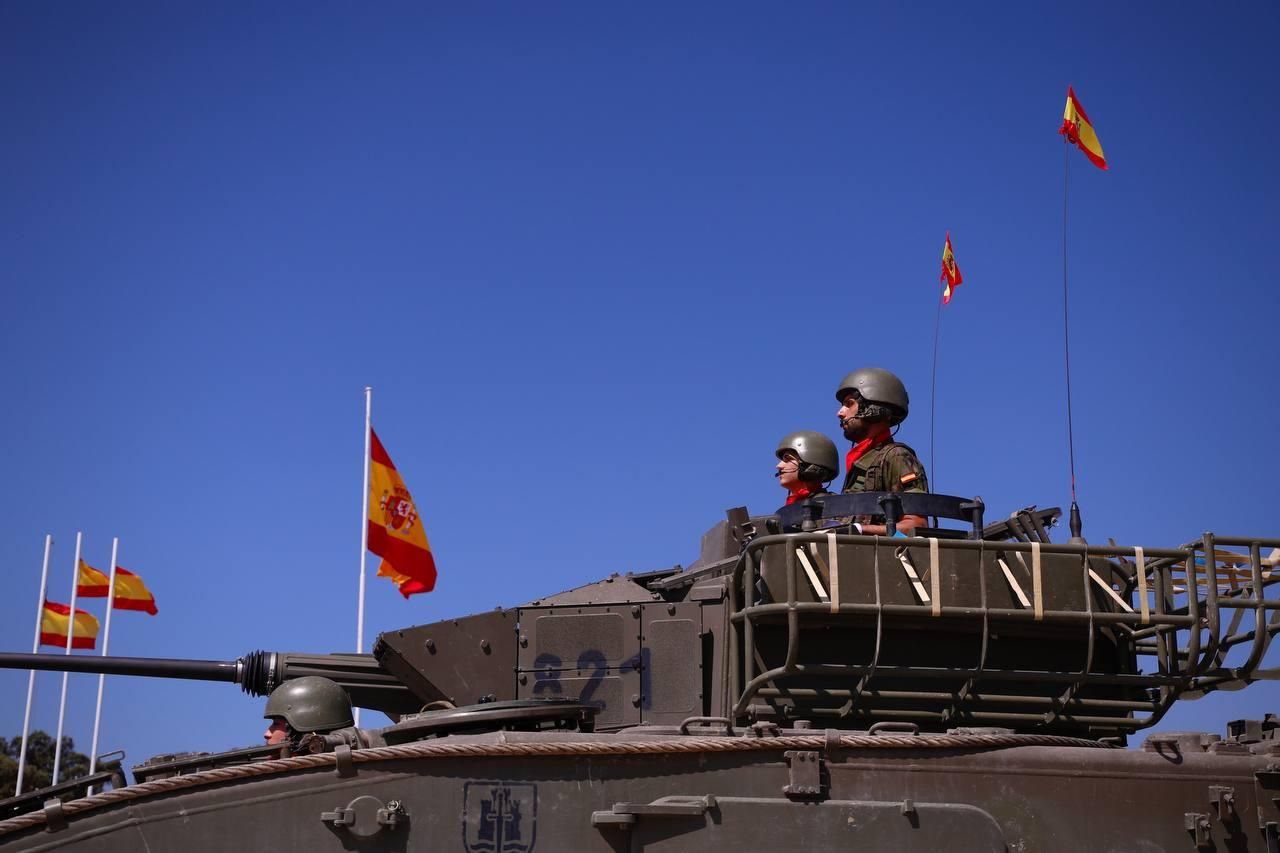 La BRI X celebra su 40º aniversario con una parada militar