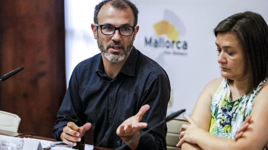 Biel Barceló y la consellera Mercedes Garrido