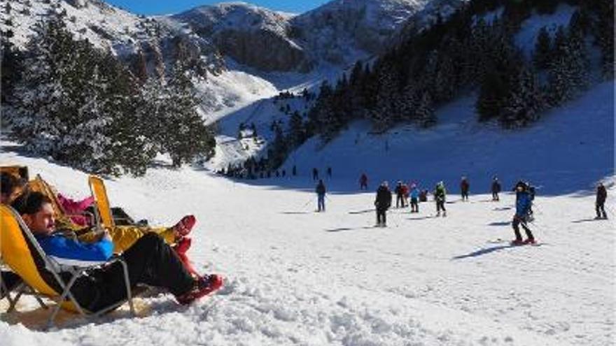 Imatge de la pista de Masella, que ahir també iniciava la temporada d&#039;esquí nocturn.