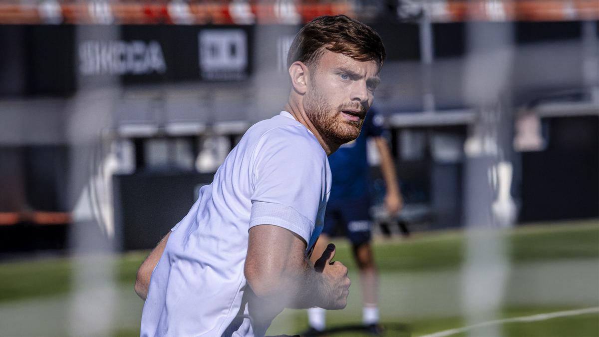 Lucas Beltrán, en un entrenamiento del Valencia
