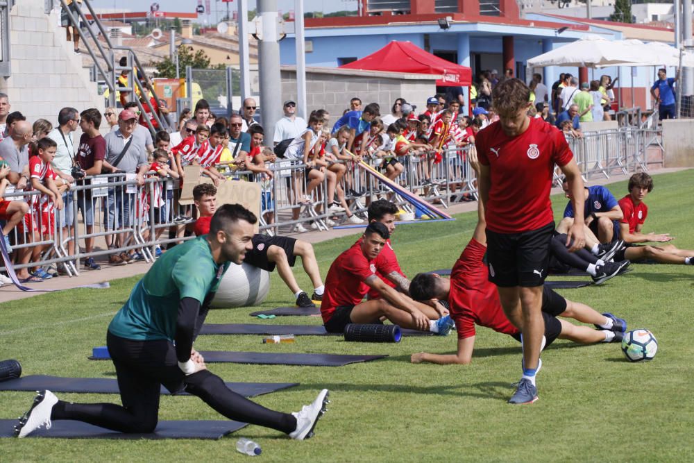 Entrenament de portes obertes del Girona FC a l'Escala