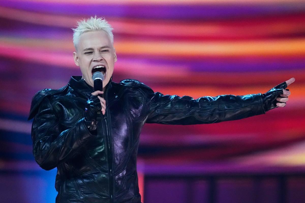 El cantante Shaman interpreta el tema 'Directo al Corazón' en el festival de Intervisión en Moscú.