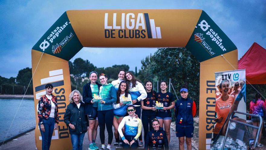 El Club Triatló Ontinyent se alza con el oro en el autonómico de relevos de Bétera