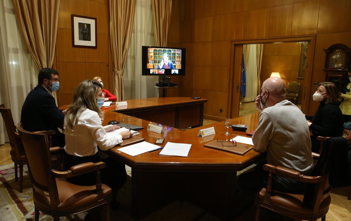 Treball cita patronal i sindicats per començar a negociar els ertos el 16 de setembre