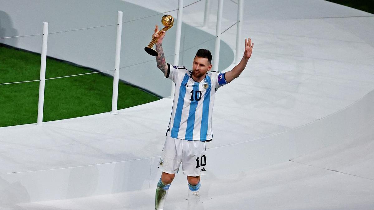 Messi, con la Copa del Mundo.