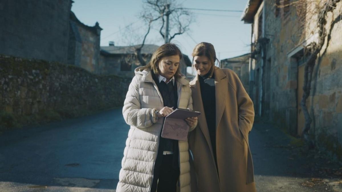 Lucía Méndez y Lara Siscar durante la grabación del programa "En primicia"