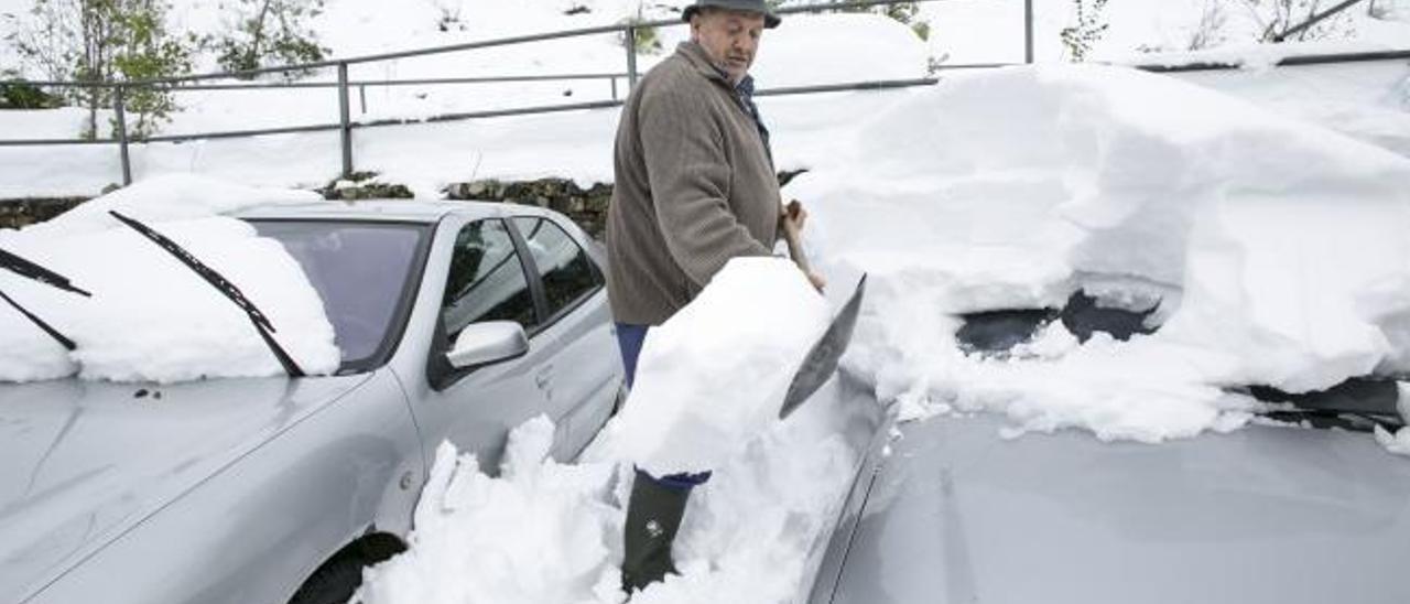 Temporal en Asturias. Hablan los vecinos de Saliencia: "El problema fueron los árboles, no la nevada"