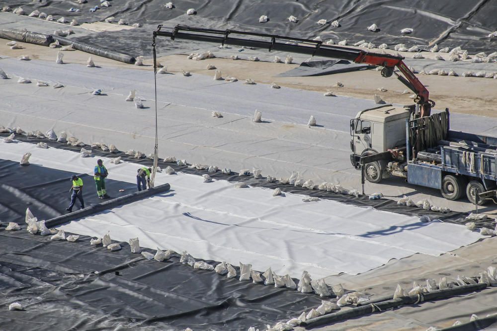 Construcción de una gran balsa en Albatera