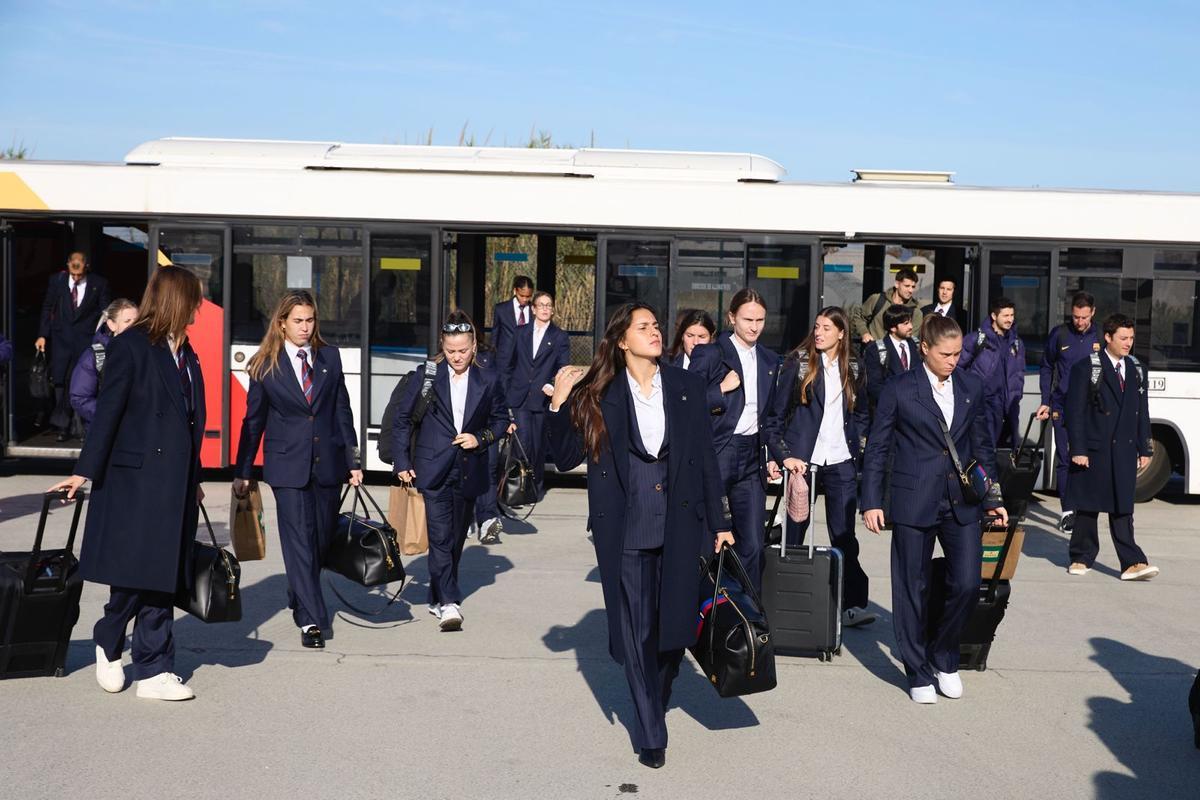 "Blaugranes al vent!": así es el nuevo avión del Barça femenino