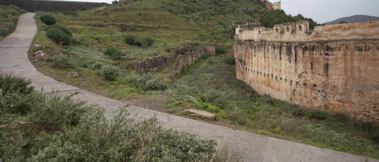 Una vista del Castillo de Sagunt. | DANI TORTAJADA