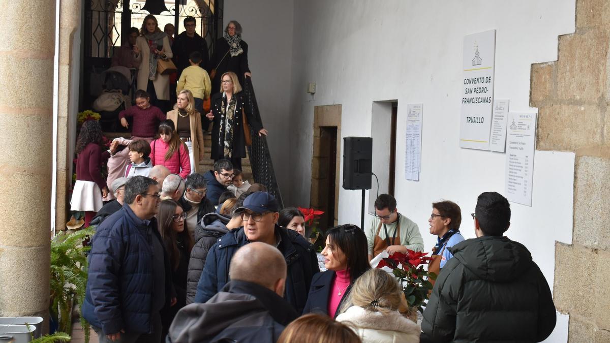 Imagen de visitantes en Monacal.