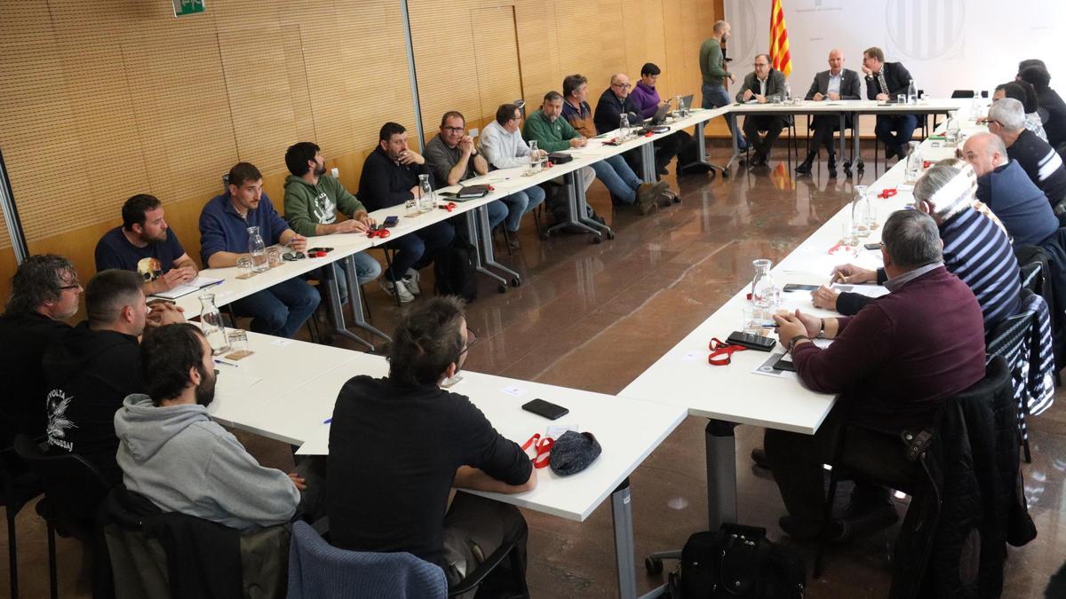 Reunió entre el conseller Mascort i les organitzacions agràries, els sindicats, les cooperatives i Revolta Pagesa.