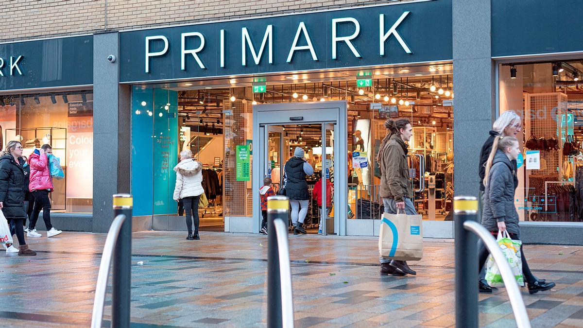 Mañana habrá colas en Primark para conseguir los paltos de porcelana más baratos del mercado: diferentes tamaños por menos de 5 euros