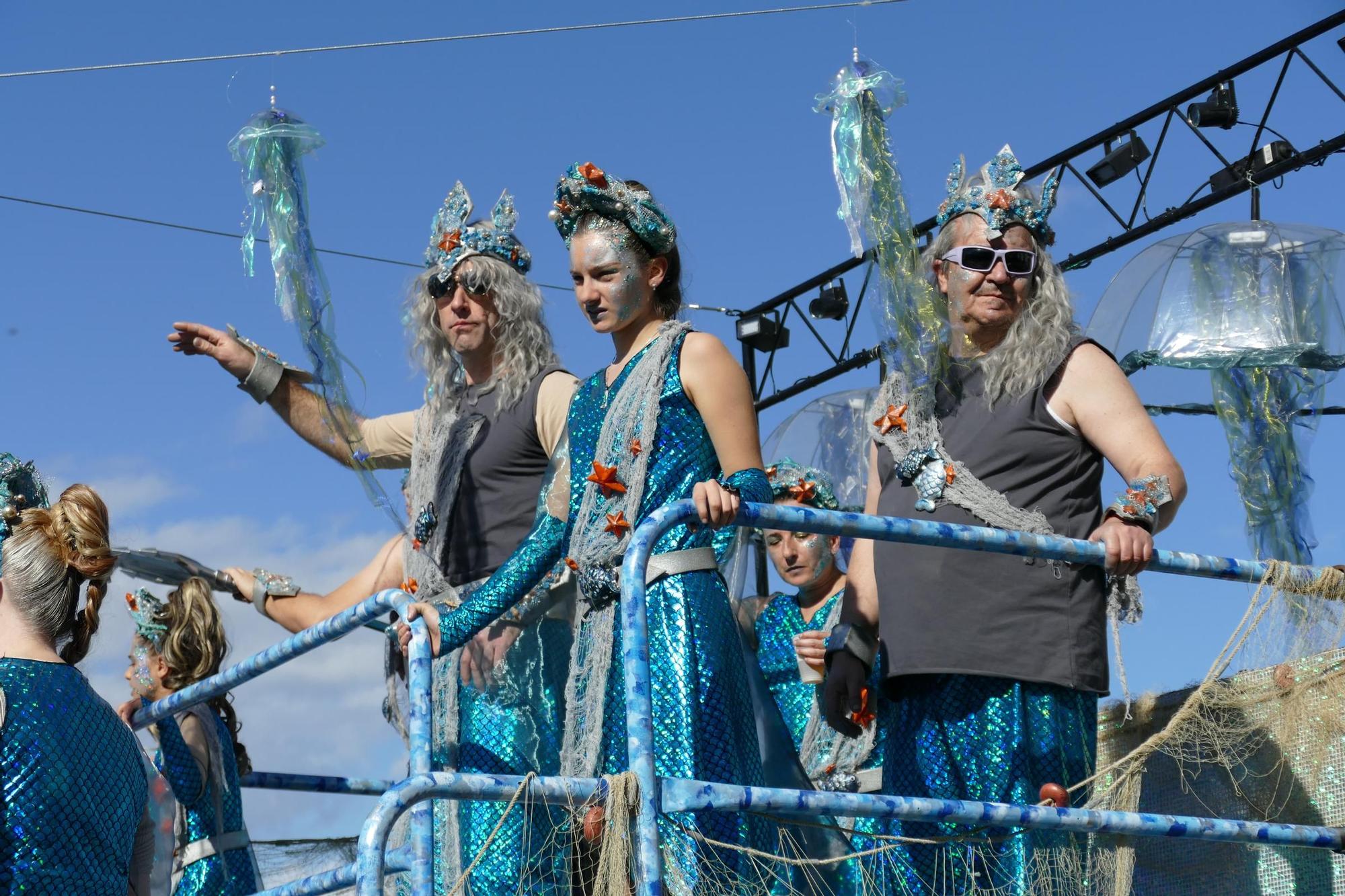 L'Escala s'acoloreix amb la rua de carnaval