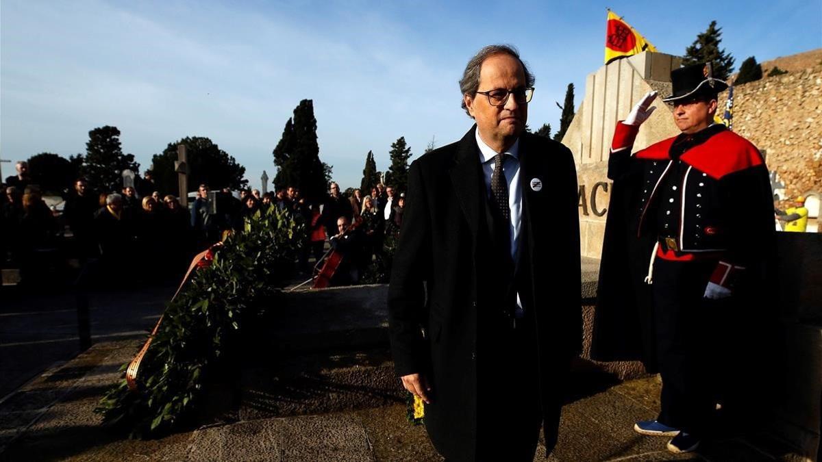 El presidente de la Generalitat  Quim Torra  en la tradicional ofrenda floral a la tumba de Francesc Macia