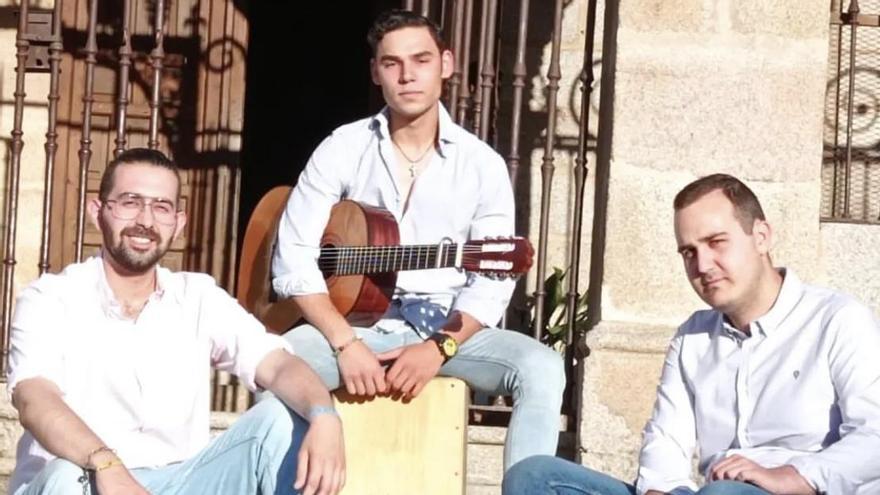 Los Ermitaños de la Paz, tres jóvenes músicos flamencos que arrasan en Cáceres