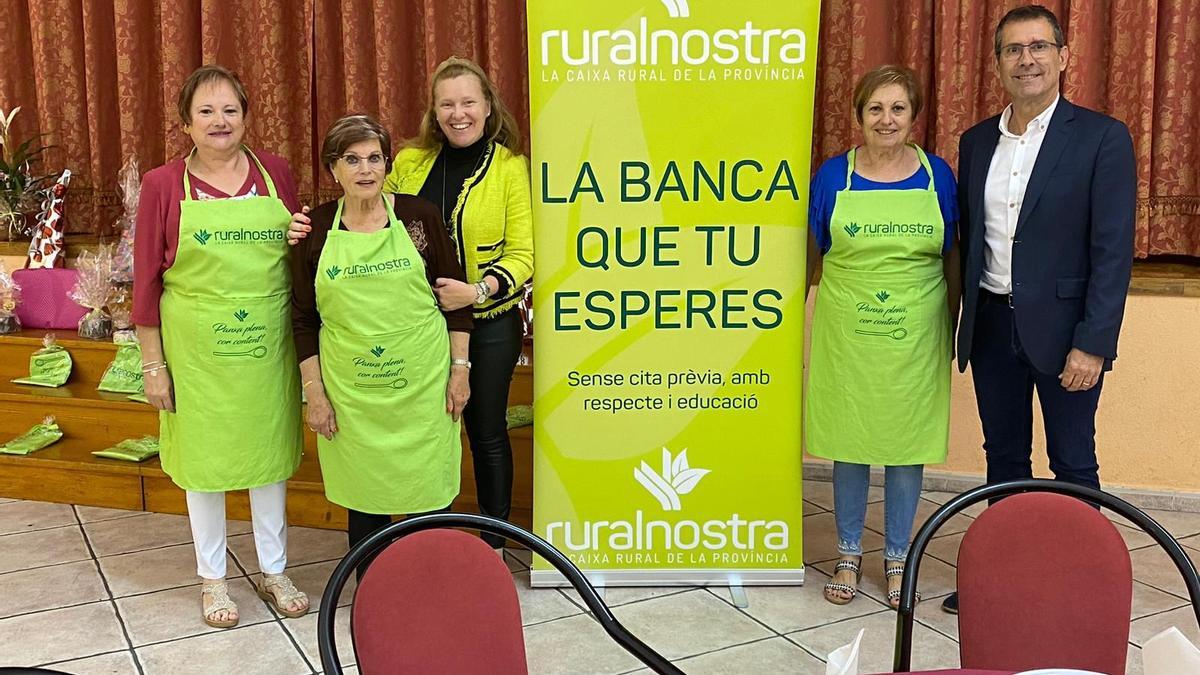 El director de l'oficina de Ruralnostra a Nules, Alfredo Montoliu, i membres de l'Associació Ames de Casa de Nules