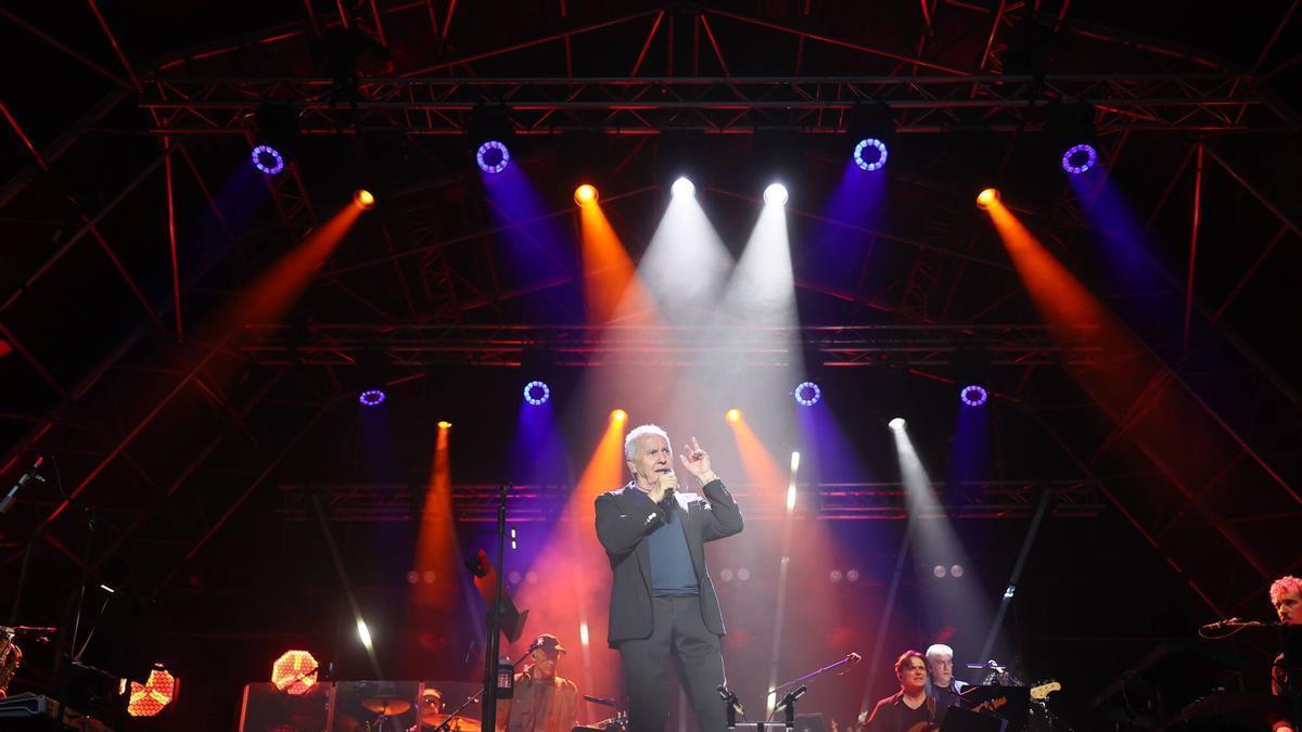 EN IMÁGENES: Concierto de Víctor Manuel por San Xuan en el Pozu Barreo