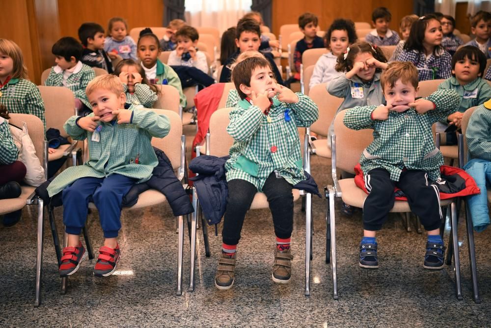 El proyecto 'Tripulando la Igualdad' ha sido galardonado por el Ministerio de Educación. Una representación de la comunidad educativa del centro ha sido recibida en la Delegación del Gobierno.