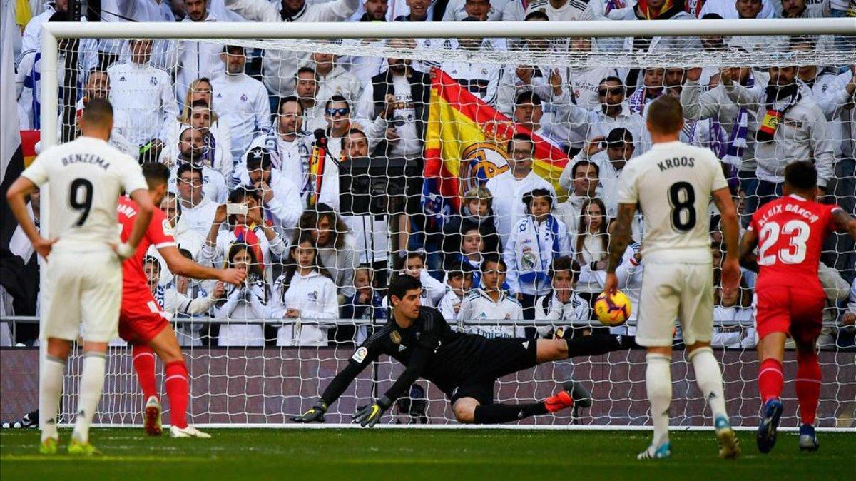 Stuani, de penalti, logró el 1-1 en el Bernabéu