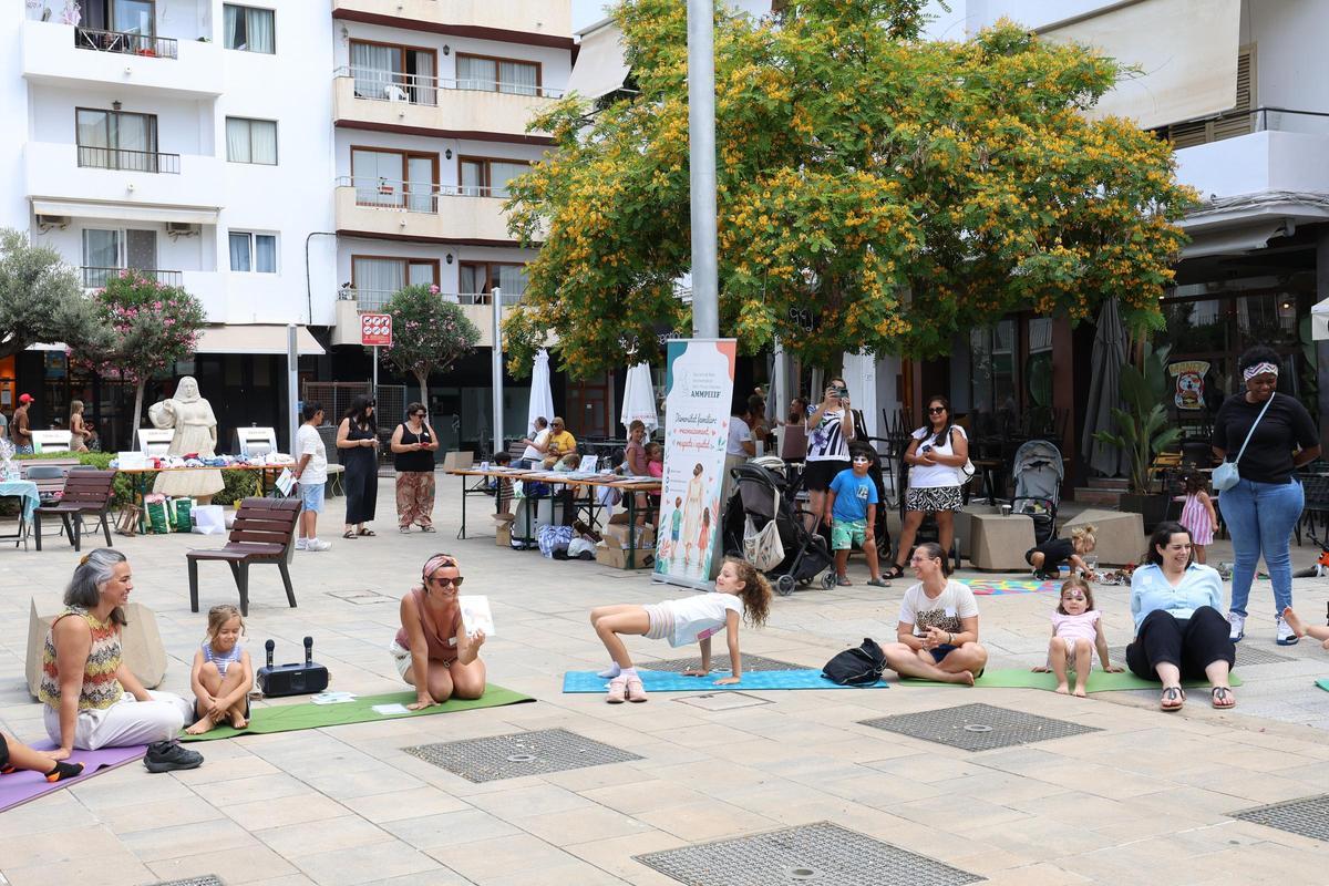 Galería: Cuentacuentos, yoga y pintacaras para celebrar el Día de las Familias en Santa Eulària