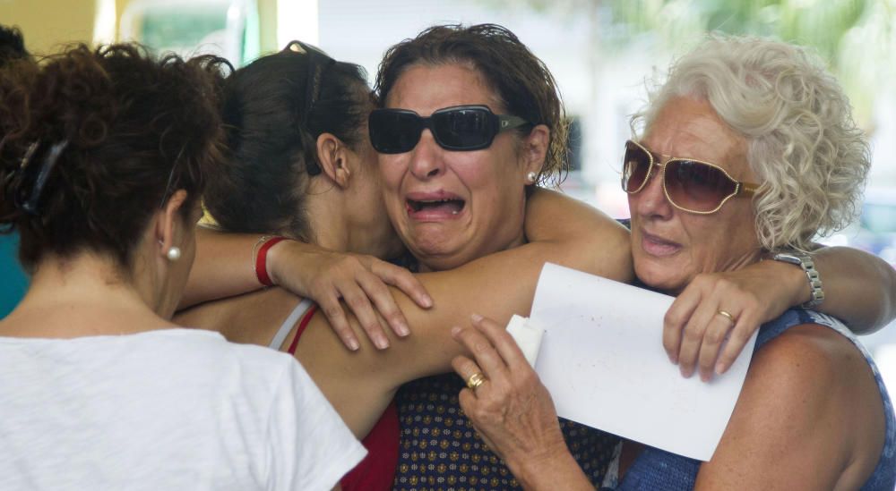 Los padres adoptivos entregan al niño de Sueca a su madre biológica