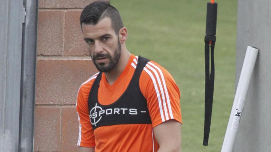 Negredo acaba desalir de una lesión.