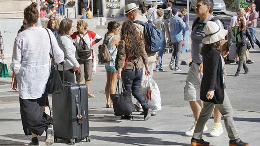 La ocupación hotelera baja tres puntos en julio por el alquiler turístico