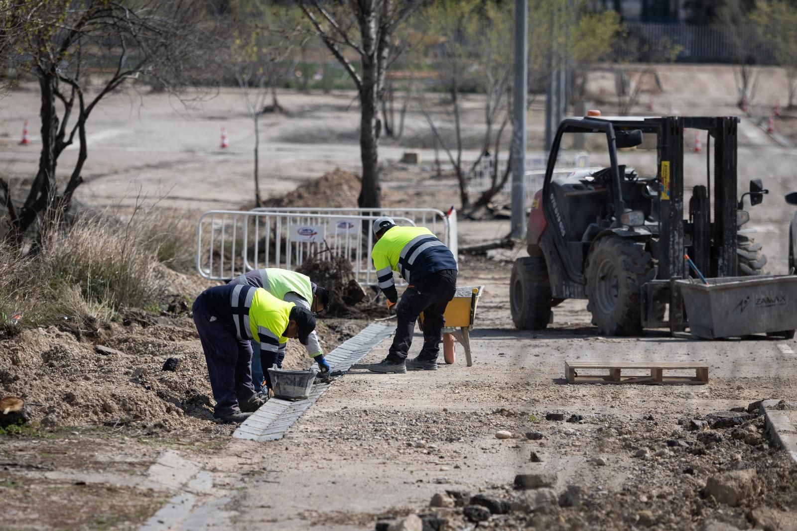 Así evoluciona el montaje de la 'mini' Romareda del Parking Norte