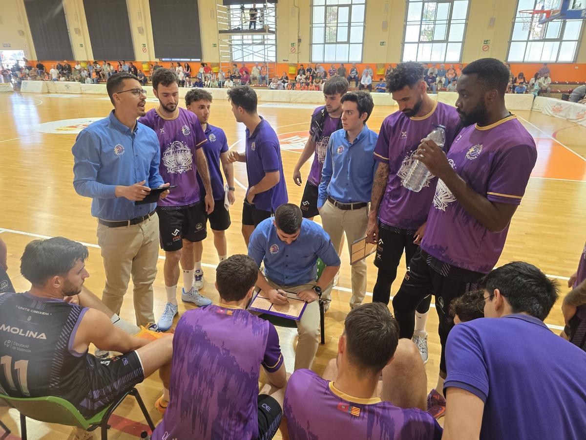 Un tiempo muerto de Proinbeni UpB Gandia en el partido de Sevilla