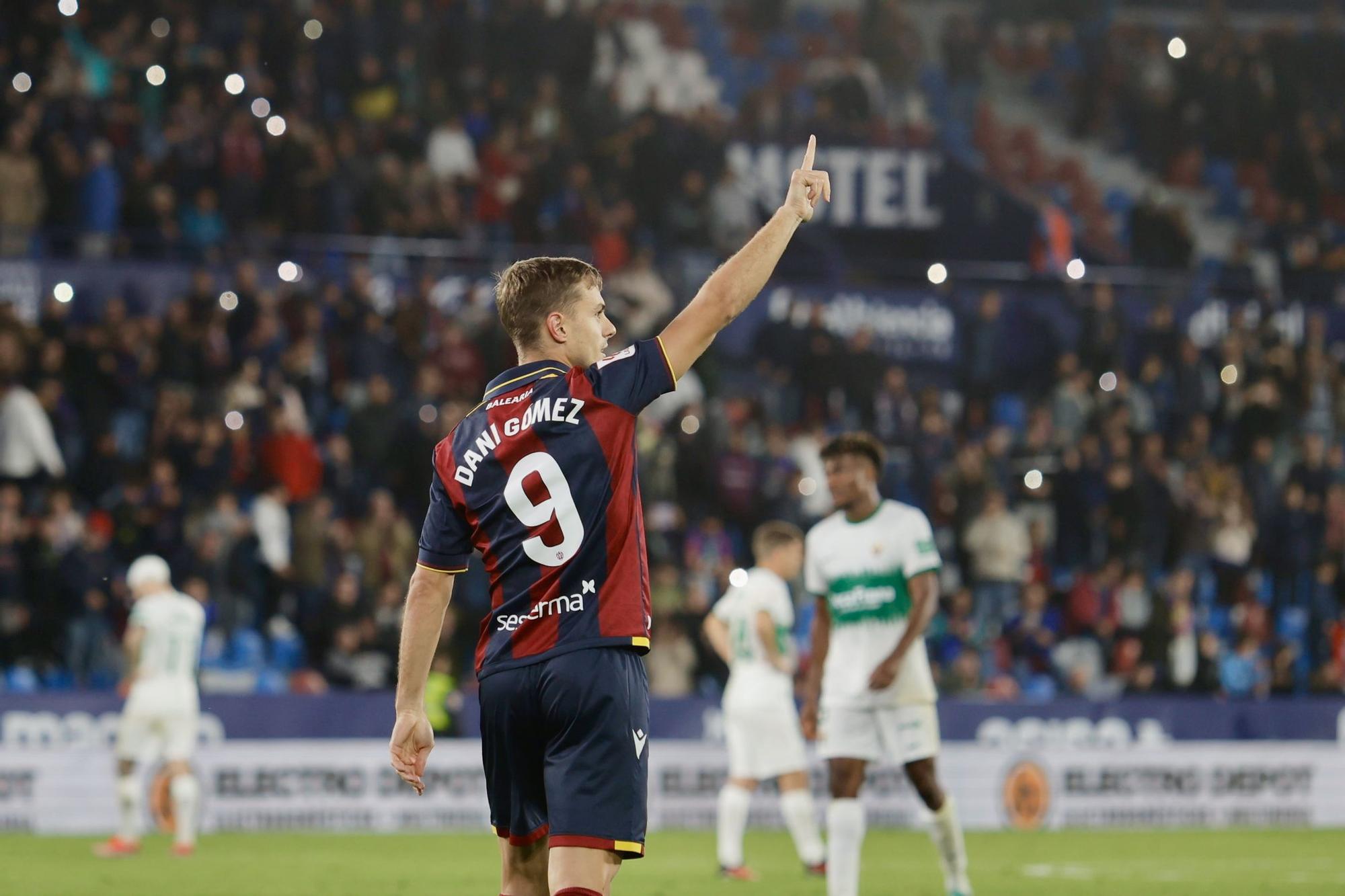 Levante UD - Elche CF en imágenes