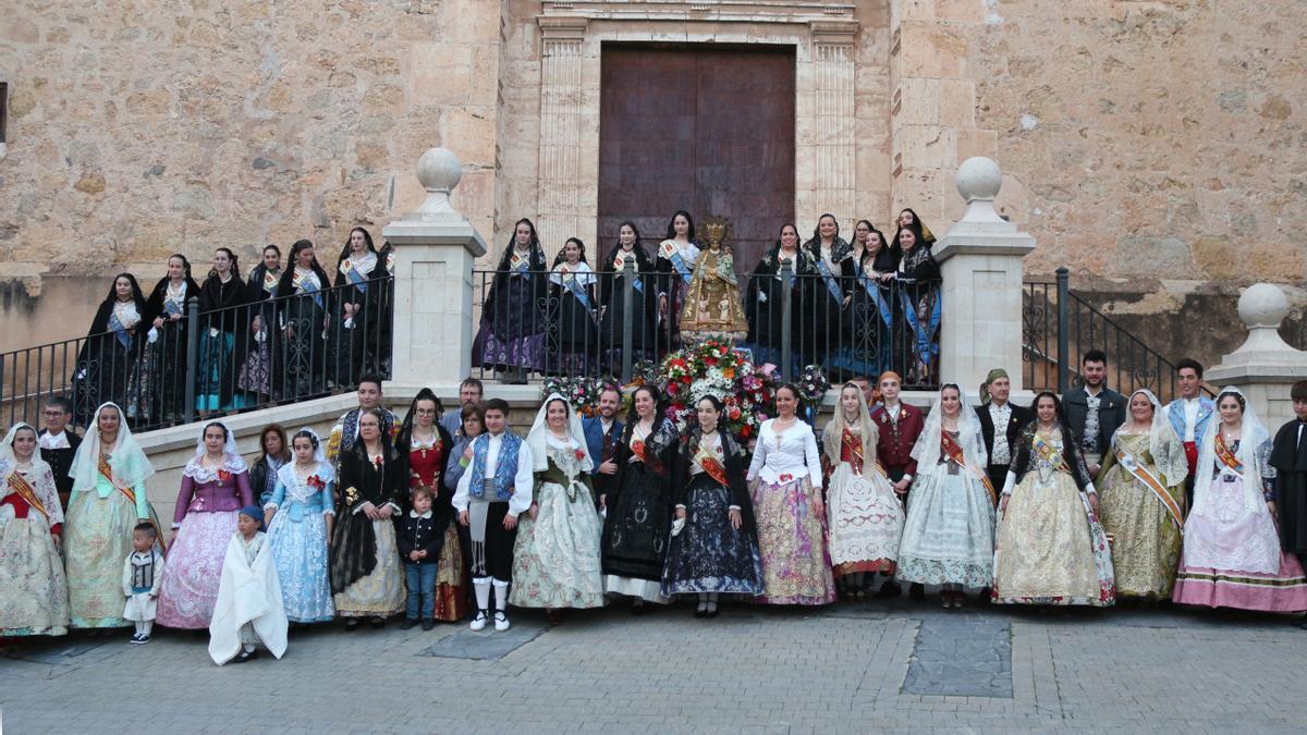 La ofrenda floral fue uno de los grandes momentos de la última jornada fallera.