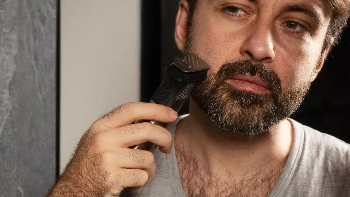 Rebajada 200 euros: la recortadora de Braun que todos los hombres desean a su precio mínimo (y más chollos)