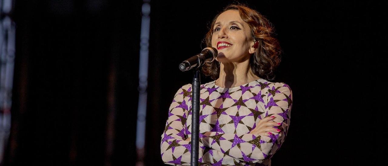 Luz Casal, durante el concierto “Solo esta noche” en Santiago