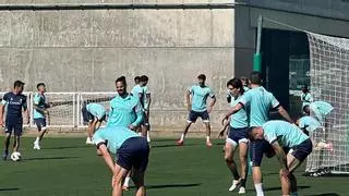 Germán Pezzella baja en el entrenamiento del Betis y duda para el Almería