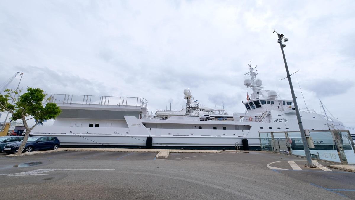 Yates en Mallorca: Las fotos del superyate Intrepid atracado en Palma