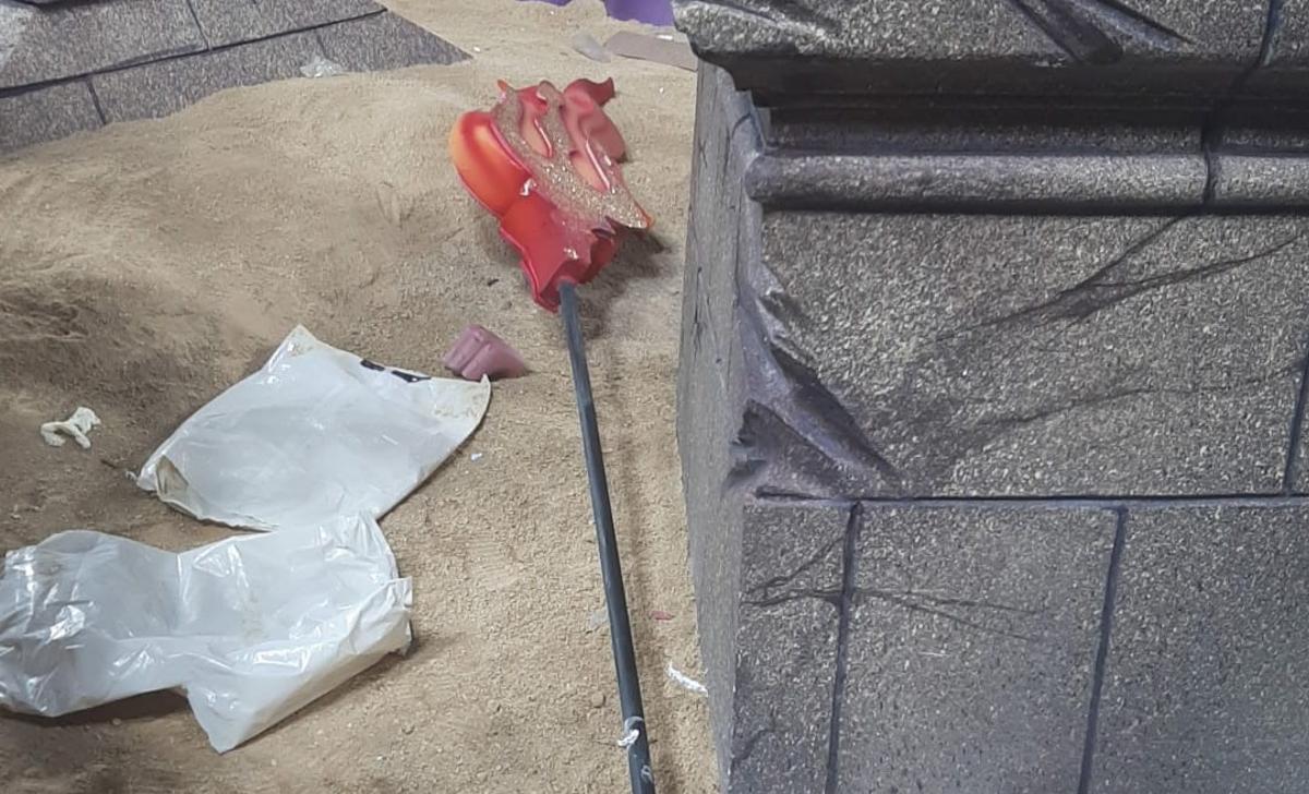 El tridente de Almirante Cadarso, en el suelo