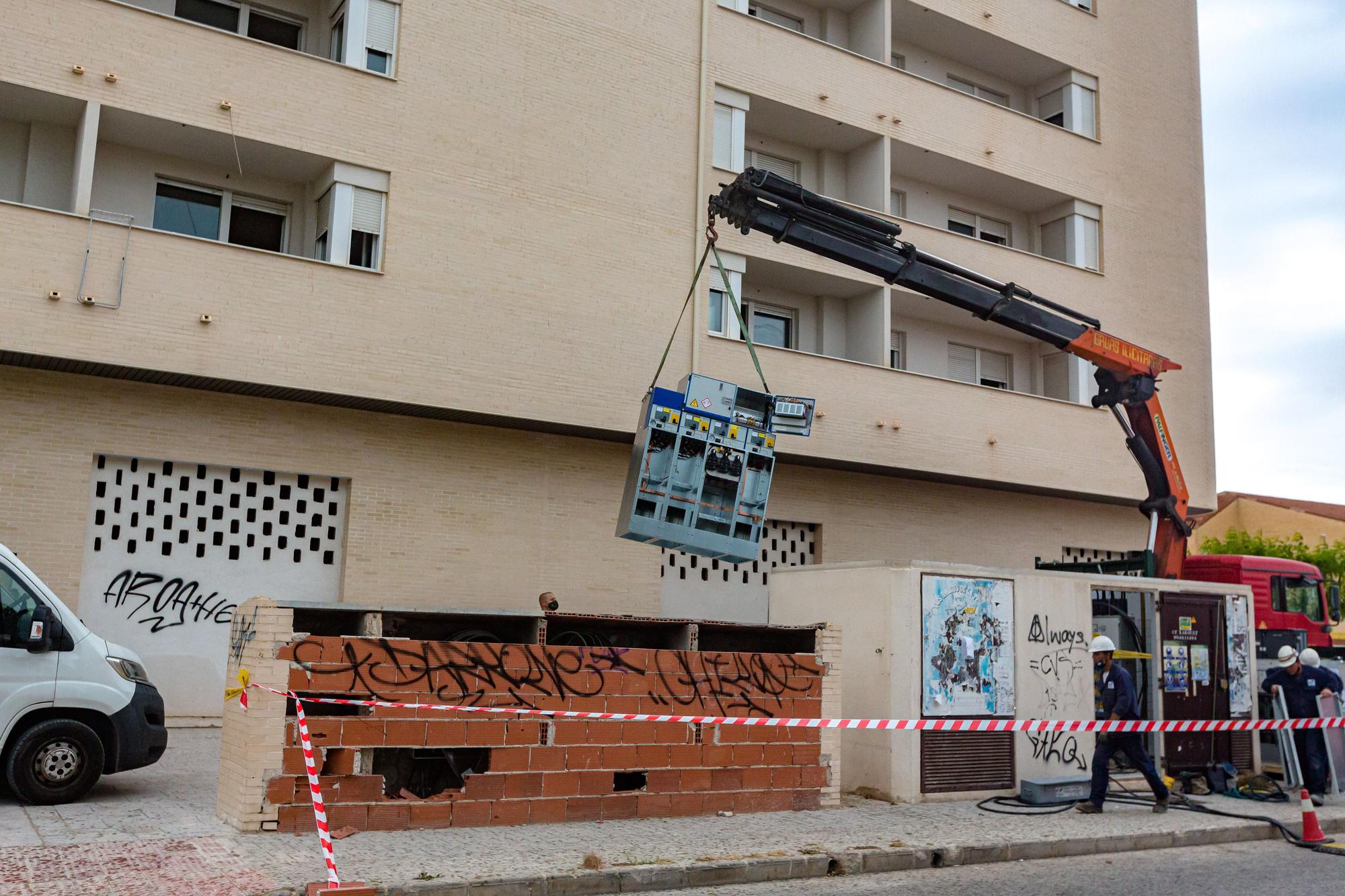 La Policía Local de La Vila desaloja un edificio lleno de okupas en el Xarquet