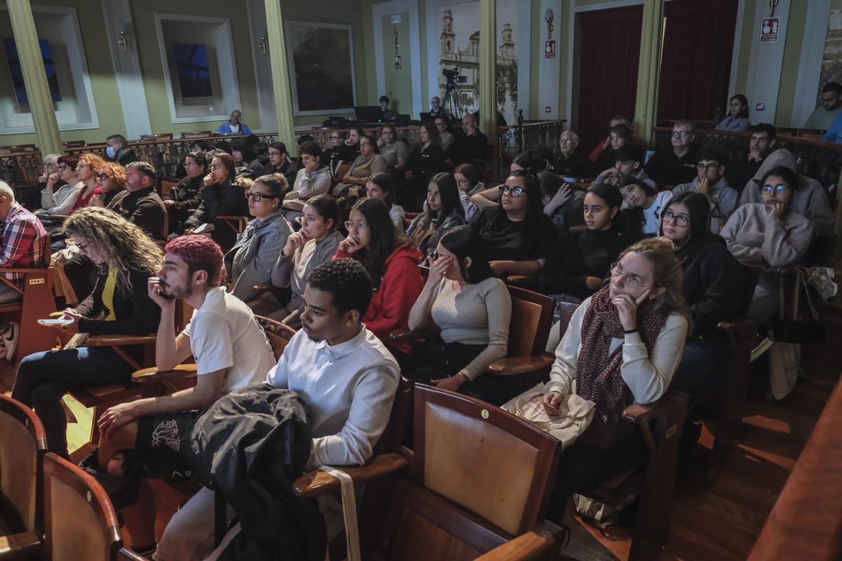 Público asistente a la Jornada Norte Emprende, en el Teatro Consistorial de Gáldar.