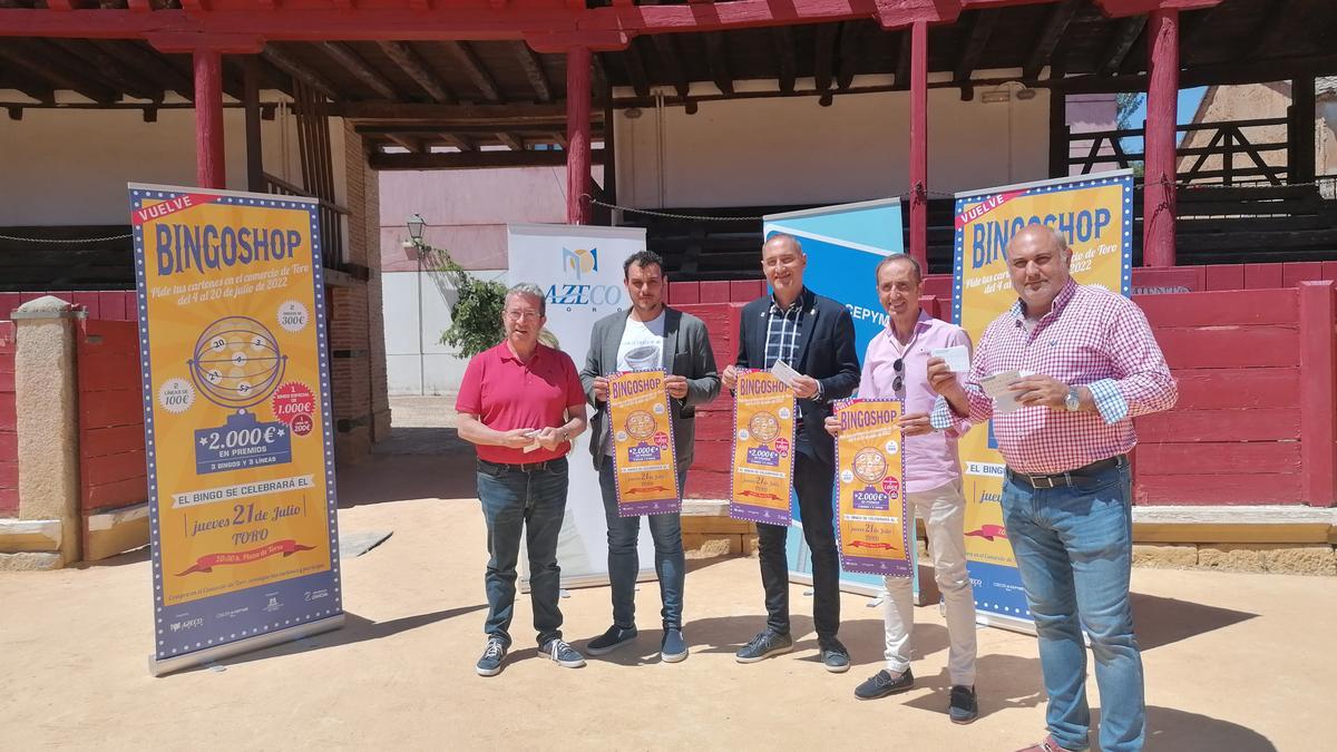 Autoridades y responsables de CEOE y Azeco presentan la campaña en la plaza de toros