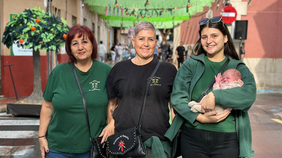 Cuatro generaciones de la familia unidas por el espíritu festero en El Campello