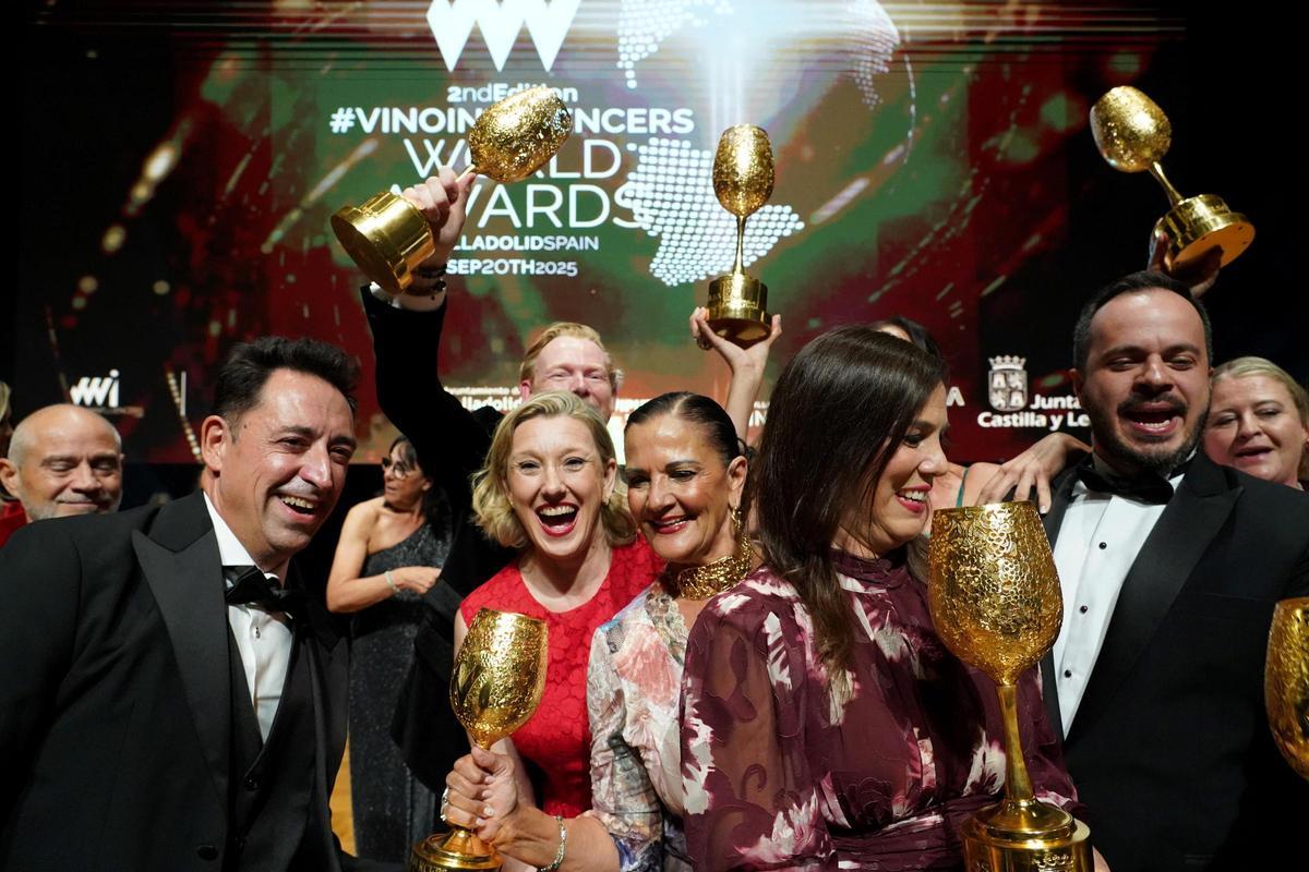 La vicepresidenta de la Junta y consejera de Familia e Igualdad de Oportunidades, Isabel Blanco, clausura la II Gala VinoInfluencers World Awards.