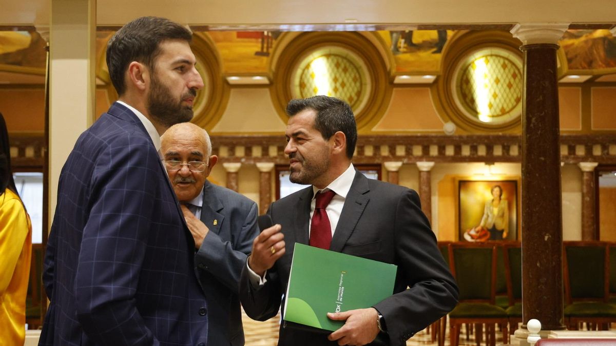 Diputados de Vox en la Asamblea Regional.