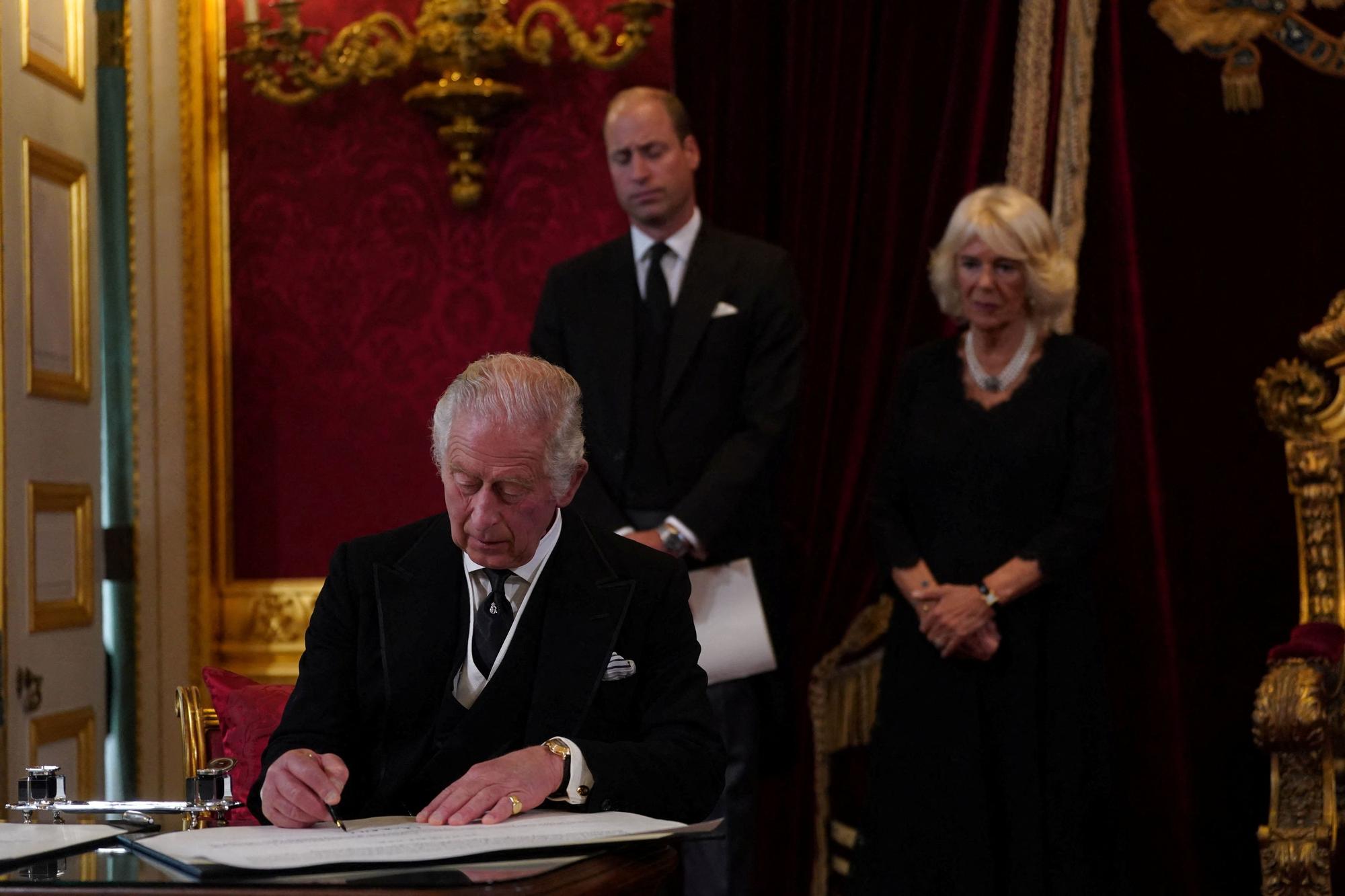 Las imágenes de la proclamación de Carlos III como rey del Reino Unido