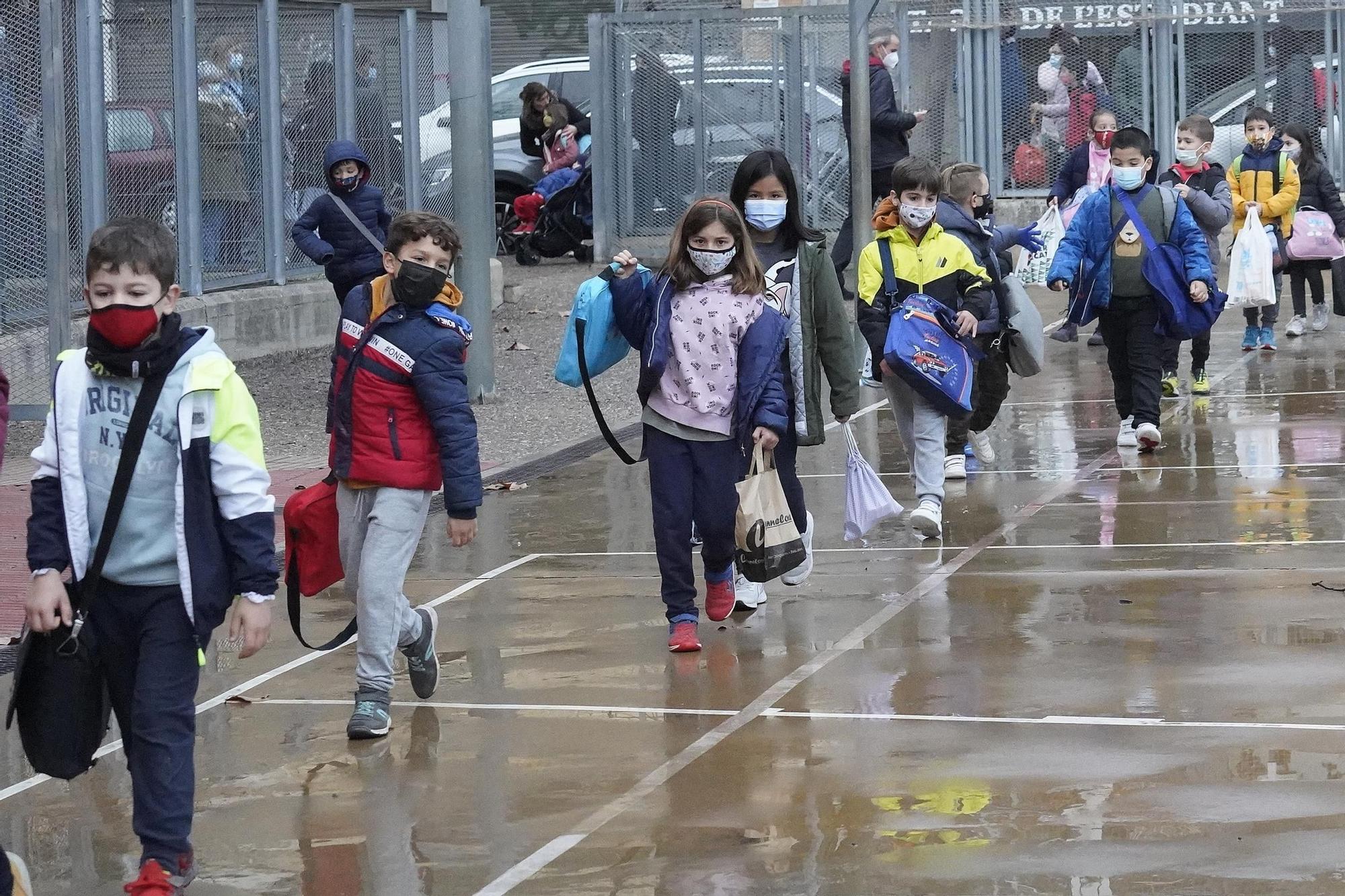 La incertesa i la confusió, protagonistes de la tornada dels alumnes a les aules