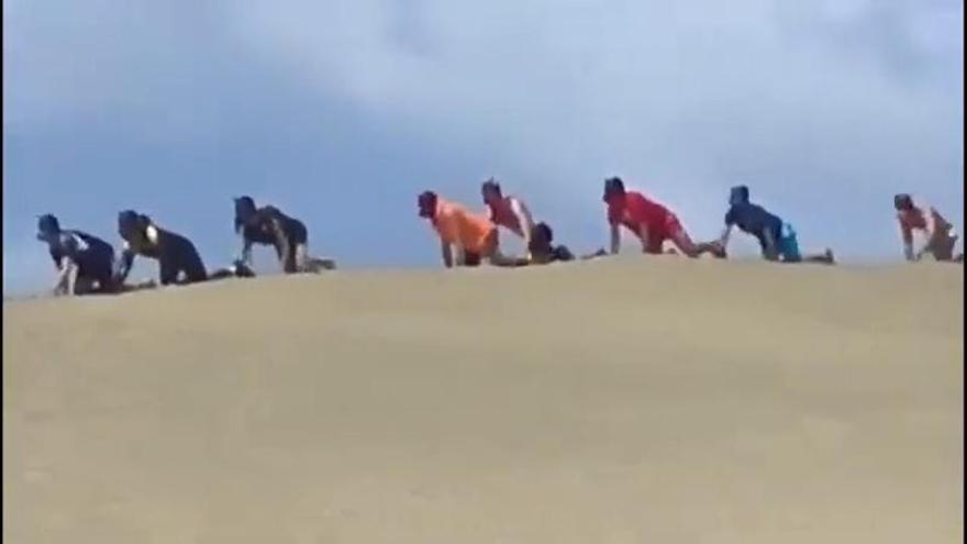 Multan al promotor del grupo de ‘puppies’ que recorrió las Dunas de Maspalomas