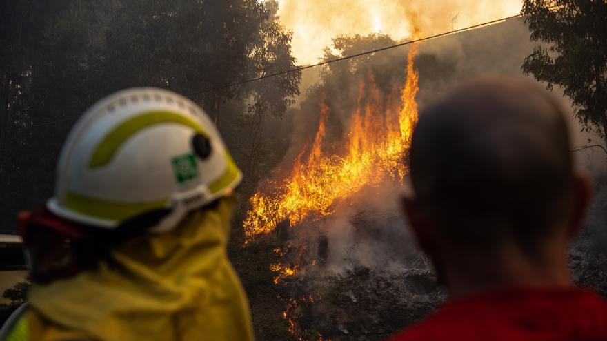 El incendio de Suevos, en Arteixo, controlado tras arrasar 20 hectáreas