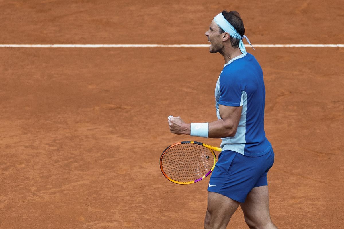 Rafa Nadal celebra un punto ganado contra Miomir Kecmanovic